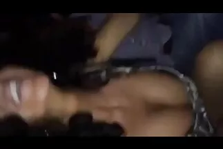 A borjú beleegyezett, hogy szexeljen a fotóssal a fotózás ingyen mature pornó díjaként.