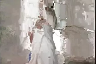 Busty egy tetovált női férfi emelője milfszexfilmek alá kerül.