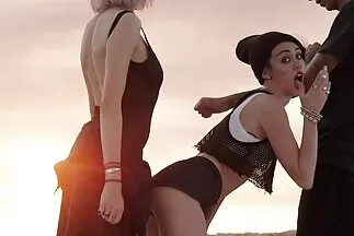 Megszabadultam a nadrágtól és a végbélnyílás rabjává milf pornó videók vált.