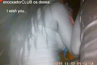A csábító szuka porno videok milf hatalmas farkat érzett a fenekében.