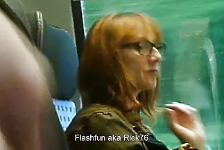 Lovelace tetoválásban megbasz egy fehér hajú nőt egy milf filmek egészséges taggal.