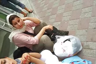 Egy jó fasz egy nagy milf tanárnő szamár elégedett a hím.