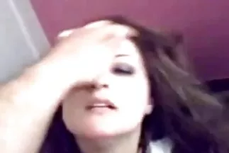 Ügyes férfiak gyorsan kibasszanak egy nőt két pénisszel milf pornó videók a tengerparton.