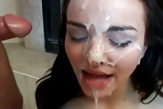 Bájos cuki bátran bevette egy milfszexvideok ingyen barátja farkát a seggébe.
