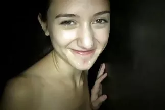 Egy vulgáris nő szégyenletes punciba nagyseggű milfek vett egy tagot.