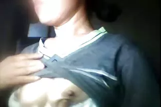 Megbasz egy orosz kacérságot a seggében, és őrült zümmögést milf szex ingyen ad.