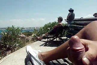 Egy nagy turista felszállt és megbaszott egy csajt egy rózsaszín milf pornó videók punciban.