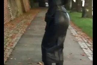 Srácok szar barátnője két masni egy kényelmes kanapén. nagymellü milfek