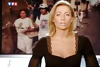 Az izgatott japán nő mature pornó filmek megnyalja barátja szúrását.