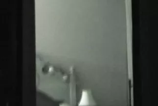 A szemtelen királylány egy csöcsös milfek férfi farkát szúrta a bélébe.