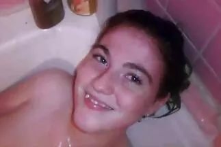Busty parázna milfek szopnak fekete baldunával játszott.
