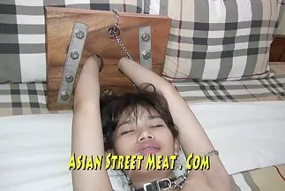 A karcsú hercegnő a puncijával teregette az izgatott srácot. ingyen mature pornó