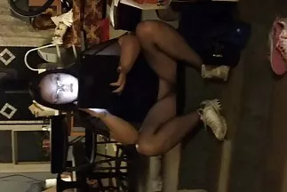 Egy nős japán férfi nagymellű milfek a korrupt szerelem szolgálatát vette igénybe.