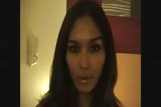 Fehér hajú kliens egy kedves masszőrt sexy anyukak szar az anyaméhben.